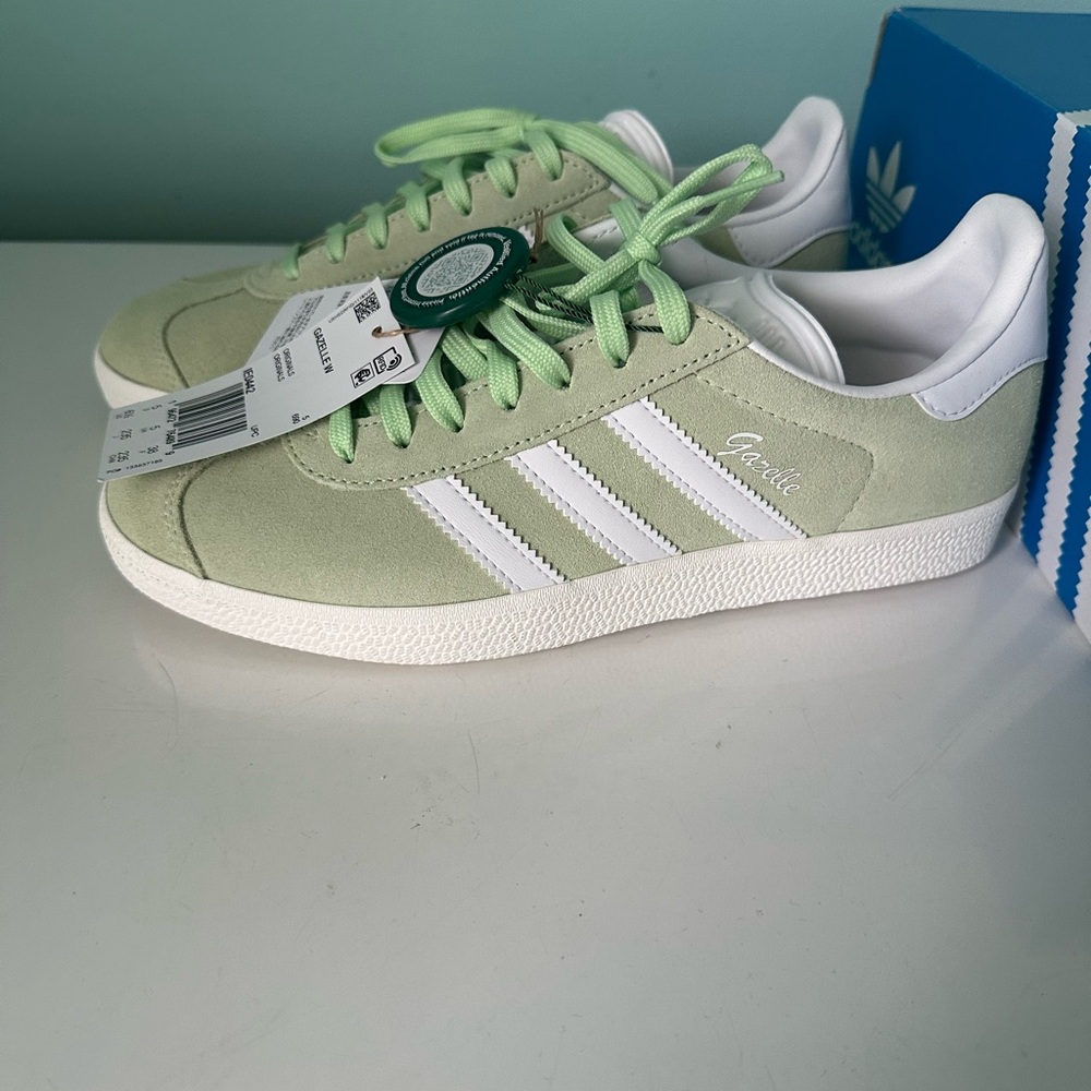 Addias Gazelle Sneaker (Women)